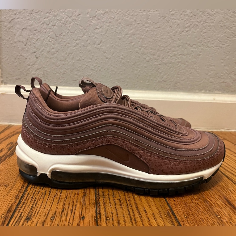 NWT Women’s Nike Air Max 97 Leather in Smokey Mauve - Size 7.5